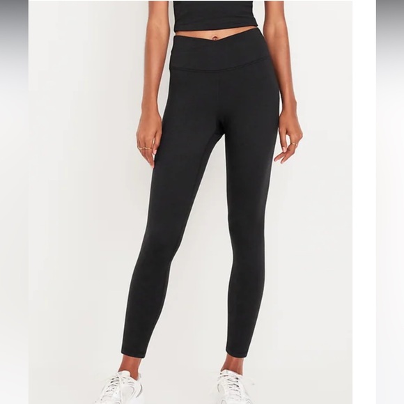 Old Navy Pants - Old Navy Black Cloudy Comfy Extra High Rise Leggings